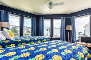 4 bedrooms, iron/ironing board, WiFi, bed sheets