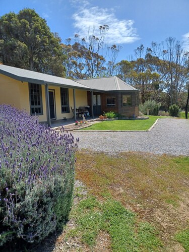 Nowhere Else Cottage with private spa.
Unique farm stay.  