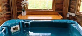 Nowhere Else Cottage with private spa.
Unique farm stay.  