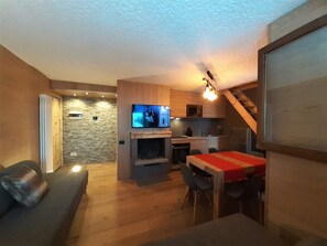 TV connectée, cheminée