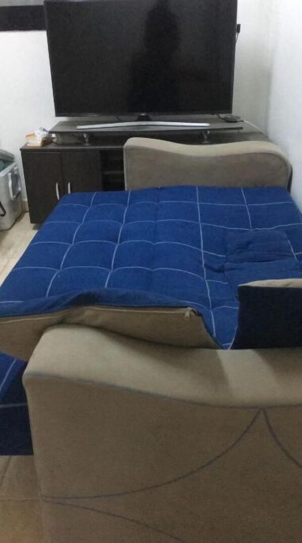 2 bedrooms, iron/ironing board