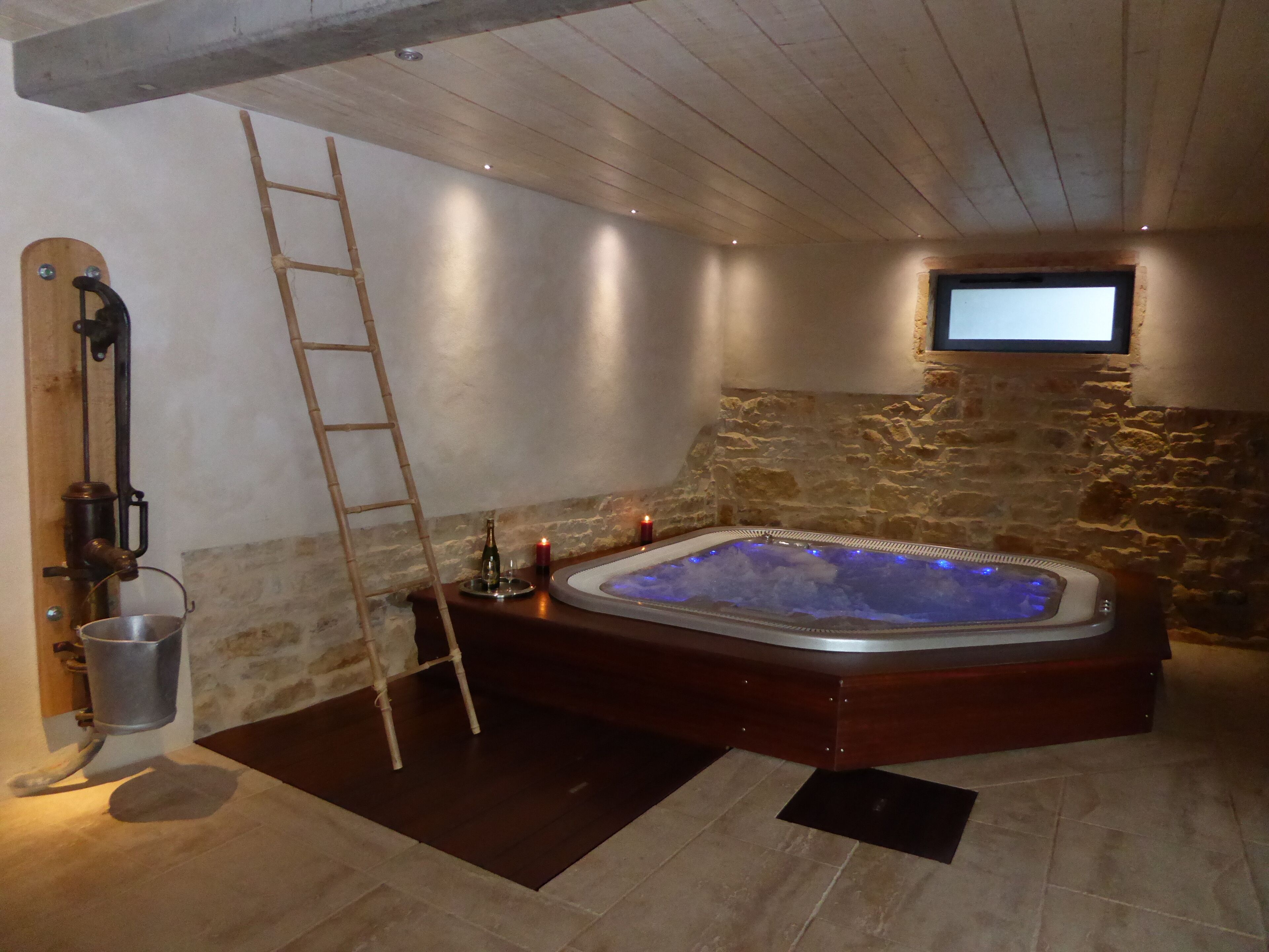 Spa privatisé pour 2h de détente (fermeture 22h) supplément 60 €