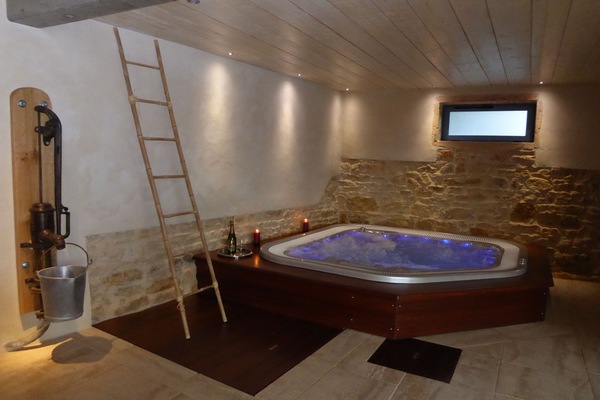 Spa privatisé pour 2h de détente (fermeture 22h) supplément 60 €