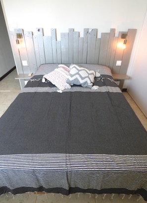 2 chambres, fer et planche à repasser, Wi-Fi gratuit, draps fournis