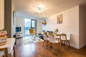 Superior Apartment, 2 Bedrooms | Living area