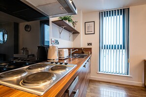 Superior Apartment, 2 Bedrooms | Private kitchen