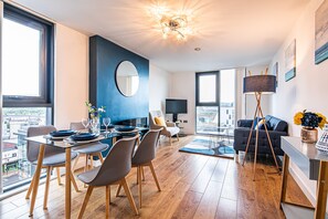 Superior Apartment, 2 Bedrooms | Living room