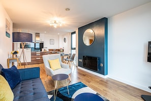 Superior Apartment, 2 Bedrooms | Living area