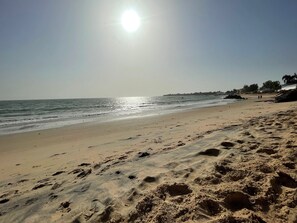 Beach nearby, sun-loungers - Modern villa with pool close to the sea and shops (Ngaparou)