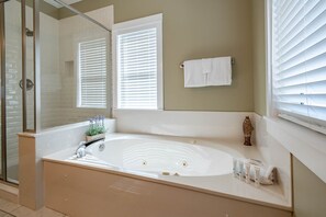 Bathtub, hair dryer - SALE~"Aspen Beach House"~Grayton Beach~Heated Pool~Beach Gear~Beach (Grayton Beach)