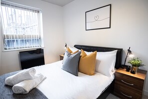 2 habitaciones, decoración personalizada y muebles diferentes 