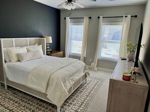 4 bedrooms, desk, iron/ironing board, free WiFi