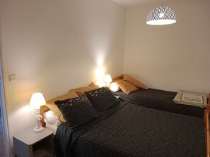 2 slaapkamers, een strijkplank/strijkijzer, wifi