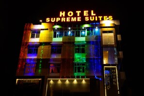 숙박 시설 정면