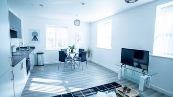 Superior Apartment, 2 Double Beds | Private kitchen | Microwave, oven, stovetop, toaster