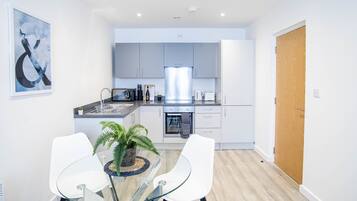 Superior Apartment, 2 Double Beds | Private kitchen | Microwave, oven, stovetop, toaster