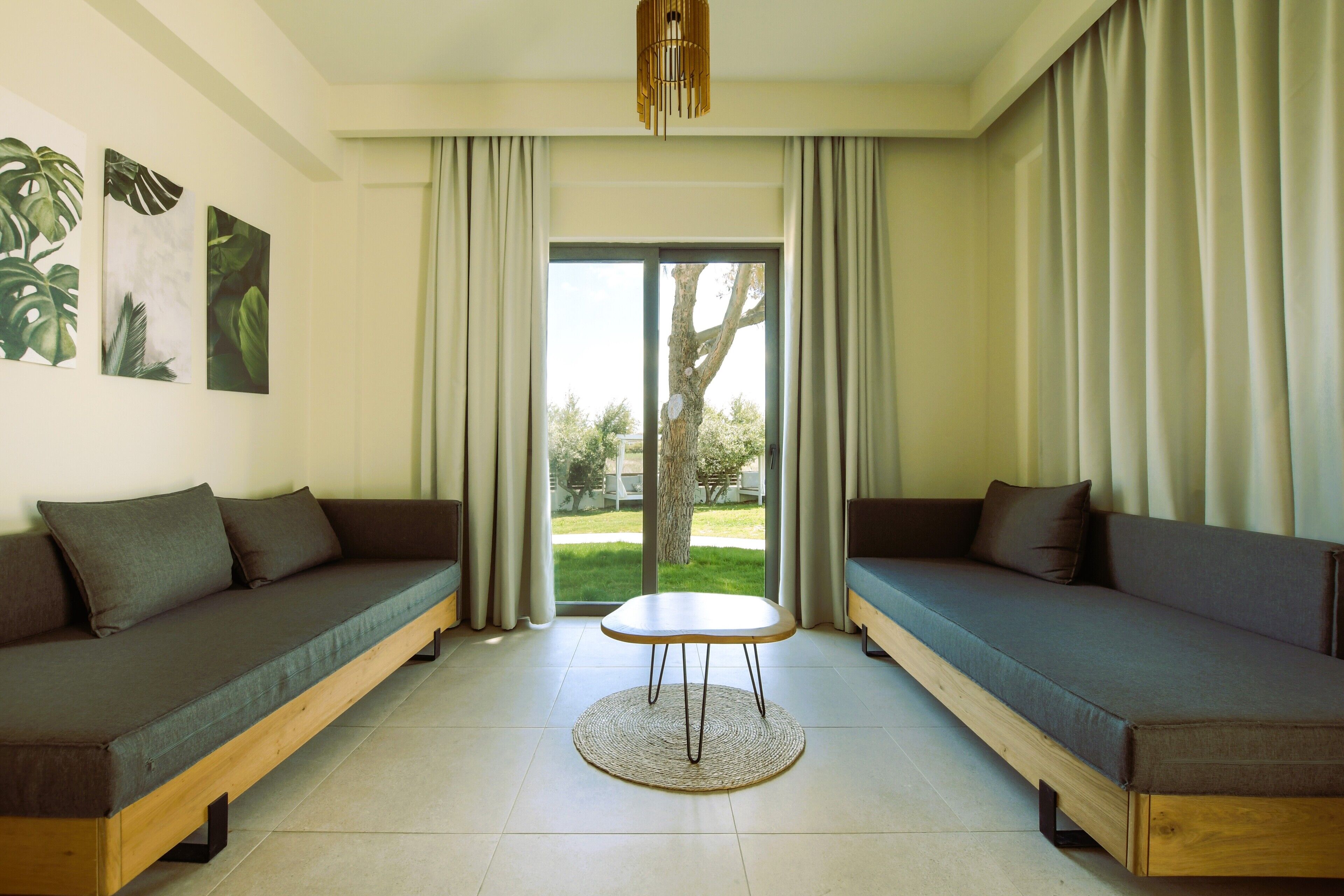 Suite, 1 Bedroom, Private Pool | Living area