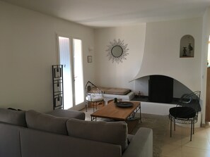 TV, DVD player, books, music library