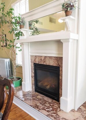 Unclassified image, 4 of 37, button