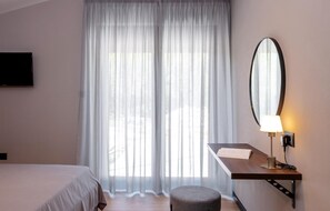 2 habitaciones, cuna de viaje, wifi gratis y ropa de cama