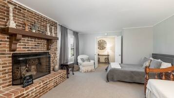 4 多间卧室、熨斗/熨衣板、WiFi、床单