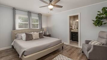 4 habitaciones, tabla de planchar con plancha, wifi y ropa de cama