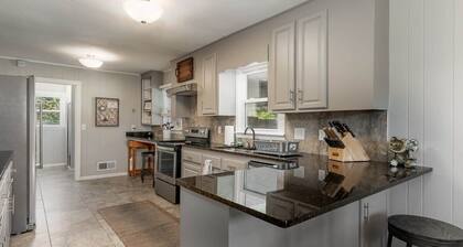 Comfy Ranch, Walk to Campus