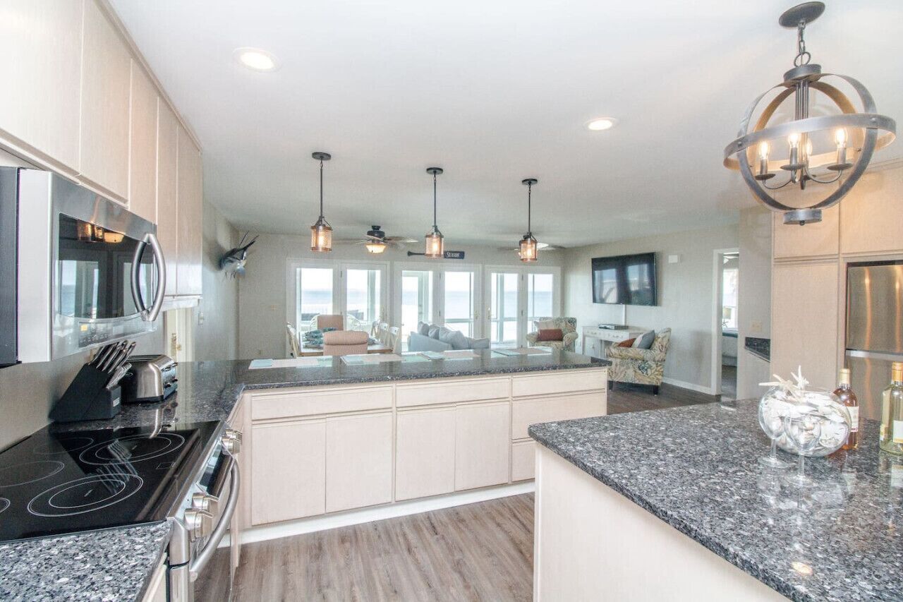 冰箱、微波炉、烤箱、炉灶