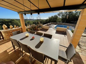 Outdoor dining - Finca Es Cau (Cala Murada)