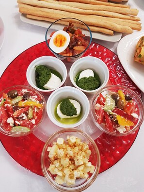 Desayuno bufé gratuito y diario