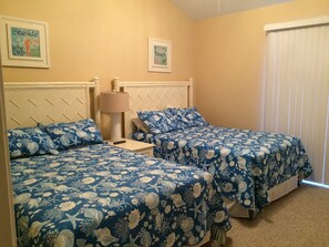 2 chambres, fer et planche à repasser, Wi-Fi gratuit, draps fournis
