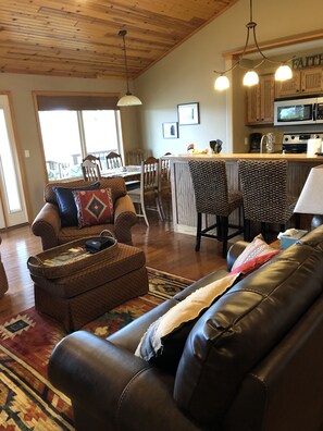 Smart TV, fireplace, DVD player