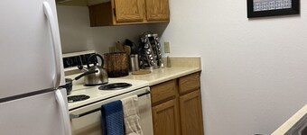 Basics 90’s Condo 900 Moses Lake Downtown