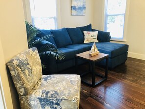 TV - North Wind-walk to the beach & more! (Michigan City)