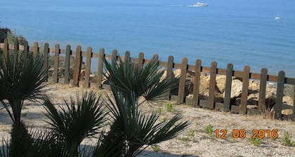 Villa Margherita on the sea/beach, wifi, air conditioning......