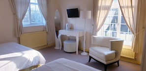 5 عدّة غرف نوم ومكواة/لوح كي وسرير سفر وواي فاي مجانًا