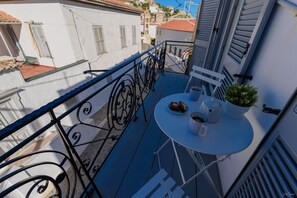 Luxury Apartment | Balcony view - Hydra's Pearl - Gold Pearl (Hydra)