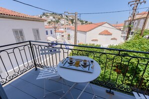 Luxury Apartment | Balcony view - Hydra's Pearl - Gold Pearl (Hydra)