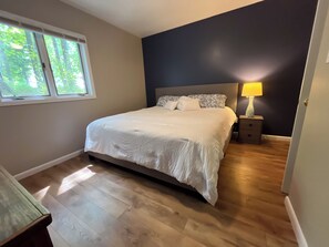 7 bedrooms, iron/ironing board, WiFi, bed sheets