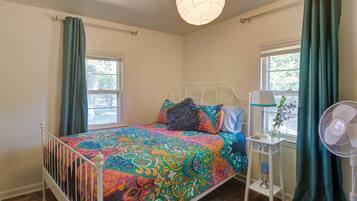 3 bedrooms, iron/ironing board, travel cot, free WiFi