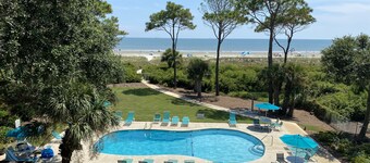 AMAZING views! Full DIRECT Oceanfront Villa! Totally renovated!