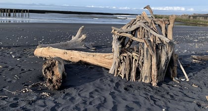 Patea Hurleys Retreat House sleeps 8
