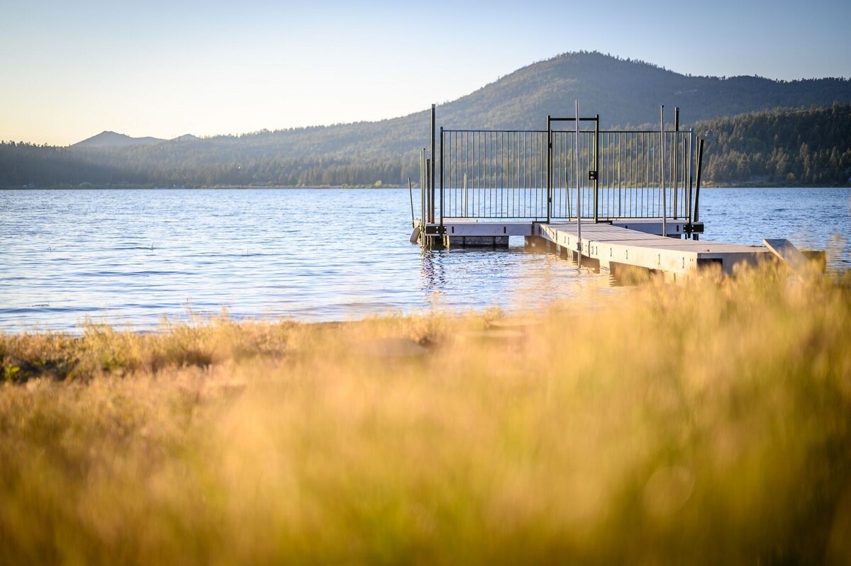 Photo 13 of Luxury Lakefront Home - Hot Tub & Panoramic Views