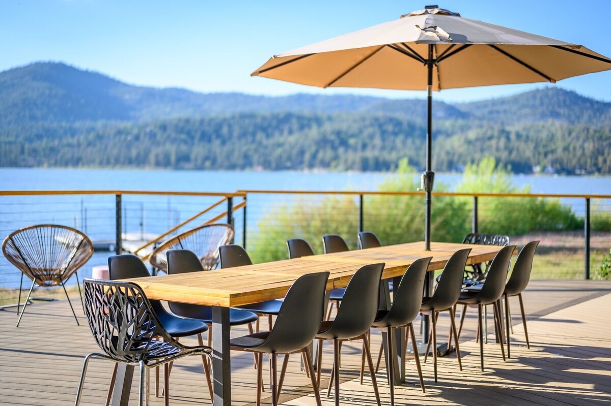 Photo 6 of Luxury Lakefront Home - Hot Tub & Panoramic Views