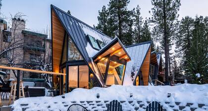 Luxury Lakefront Home - Hot Tub & Panoramic Views