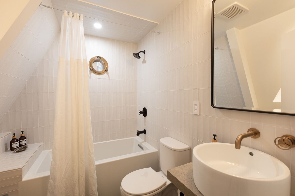 Photo 39 of Luxury Lakefront Home - Hot Tub & Panoramic Views