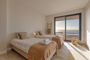 3 chambres, fer et planche à repasser, Wi-Fi, draps fournis