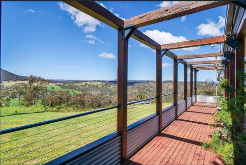 Yurnga - one of the best views in the Blue Mountains 