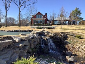 Property grounds - 15% off gorgeous cottage, hot tub, pool, fishing ponds, streams, waterfalls! (Vinita)