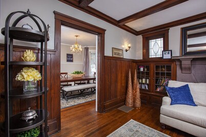 Inn-at-the-Brownstone,  only 3.3 miles to Hershey Park